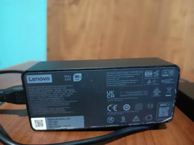 Laptop Lenovo ThinkPad T14 Gen 2 con i7 11 gen - 11