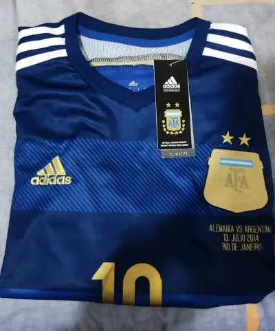 Camiseta de futbol nuevas - miniatura 1