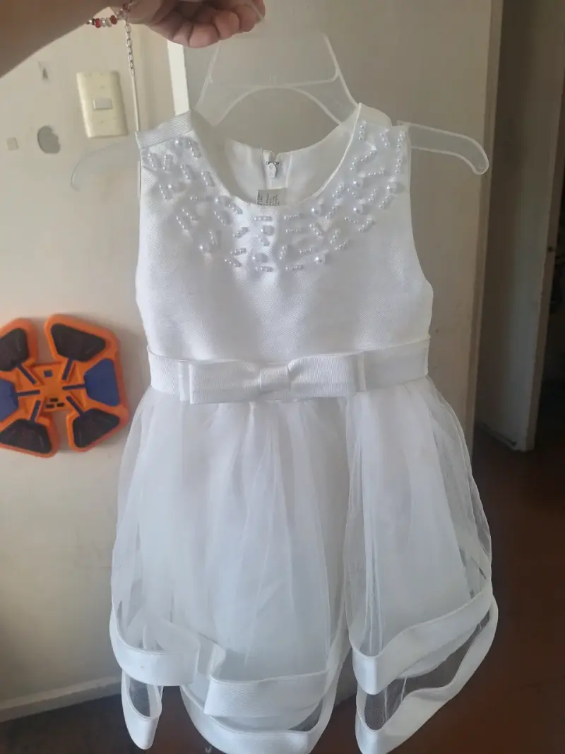 Vestido de niña blanco con perlas y tul - 1