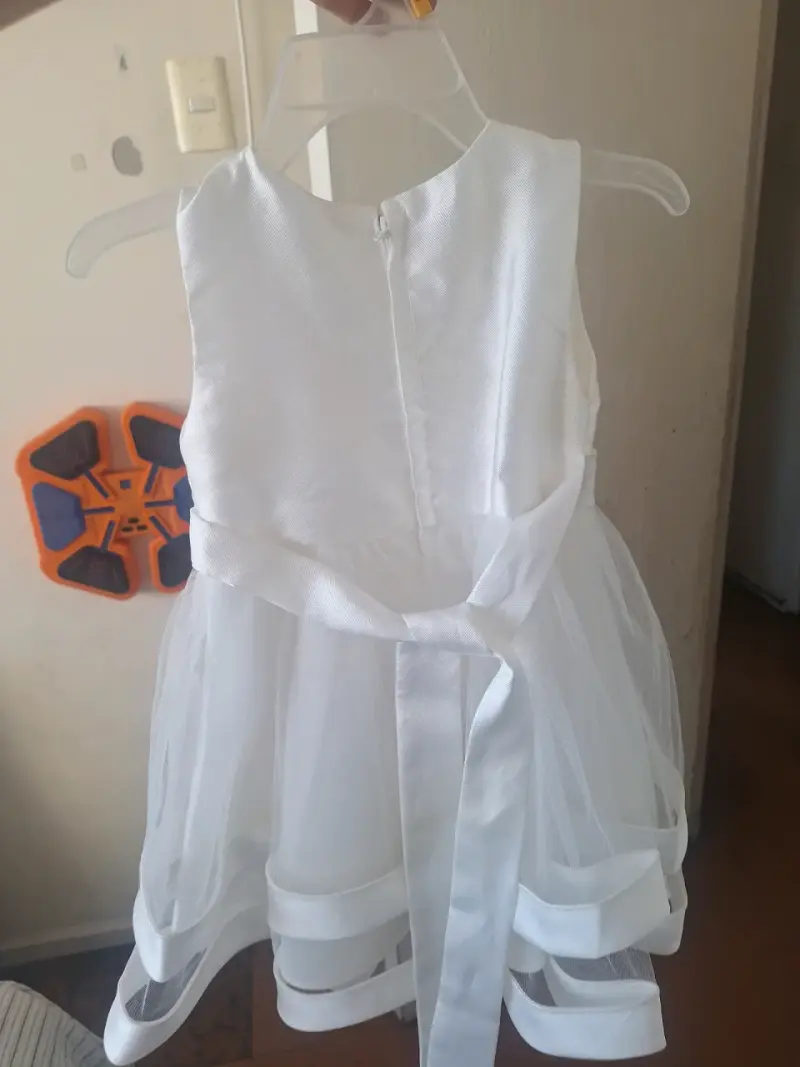 Vestido de niña blanco con perlas y tul - 2