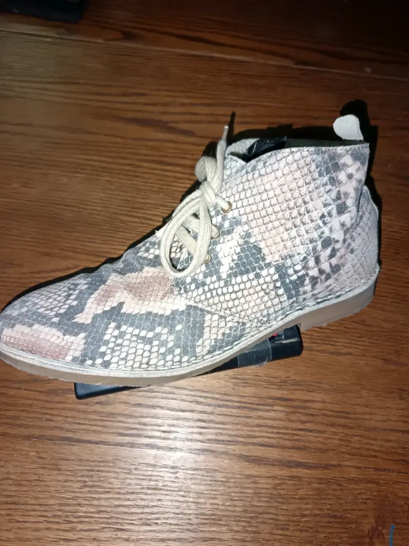 Botines de cuero con diseño de serpiente - 1