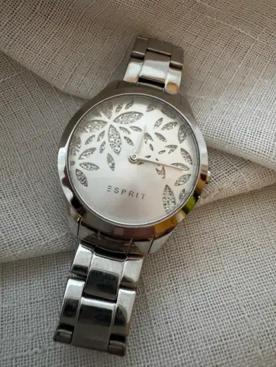 Reloj de pulsera Esprit plateado con diseño floral - miniatura 2