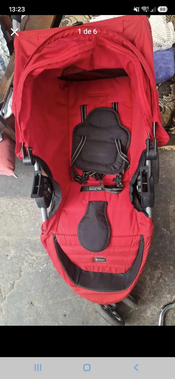 Coche de bebé Britax rojo en buen estado - 1