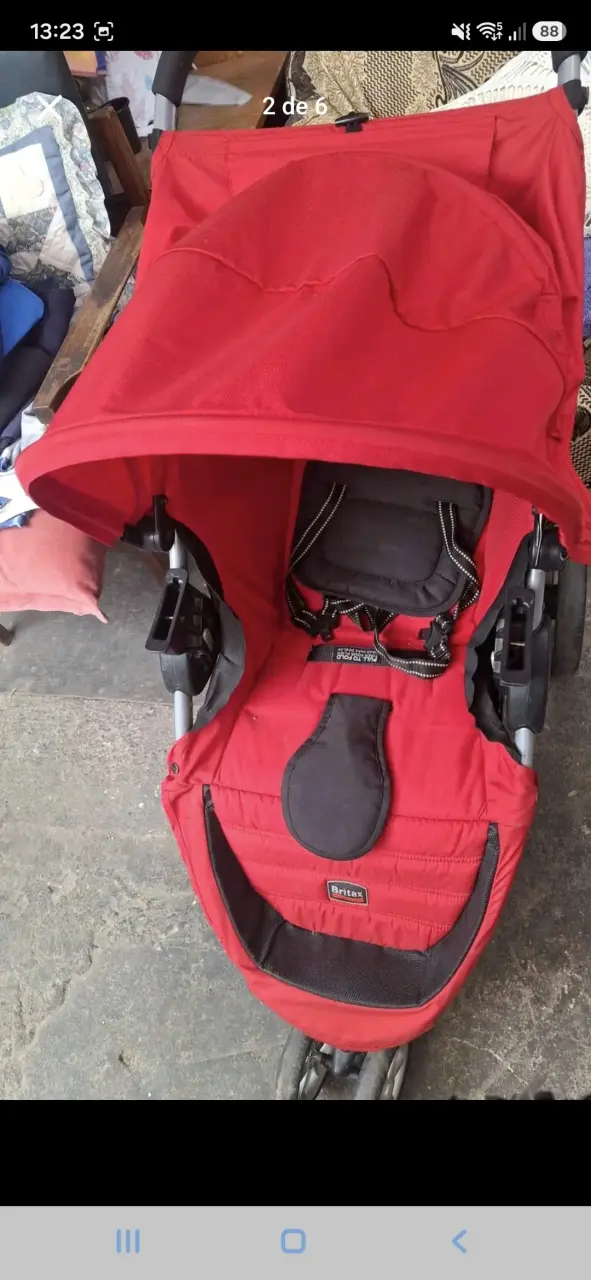 Coche de bebé Britax rojo en buen estado - 2