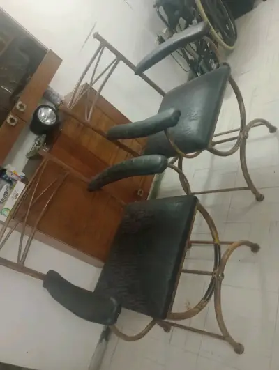 Sillas altas de metal con asiento acolchado - miniatura 3