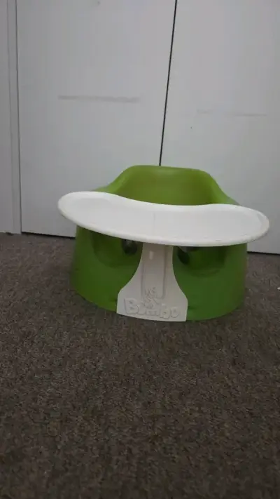 Asiento para bebé Bumbo con bandeja verde - miniatura 1