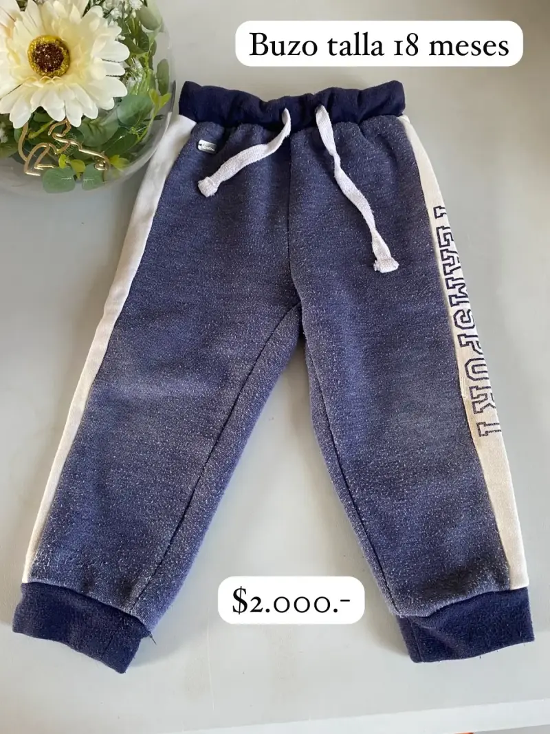 Buzo para bebé talla 18 meses azul con blanco