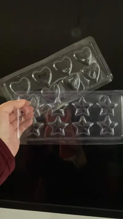Moldes de chocolate en forma diferentes - miniatura 1