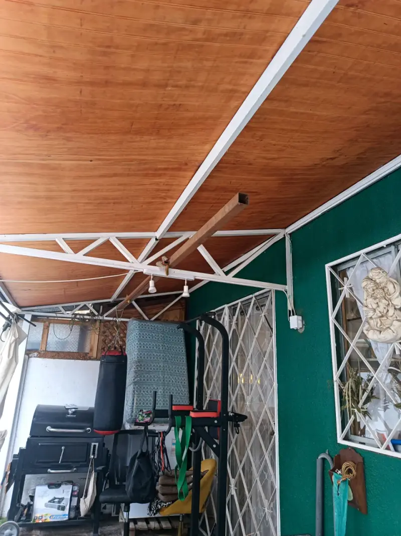 Techo de madera con vigas de acero - 4