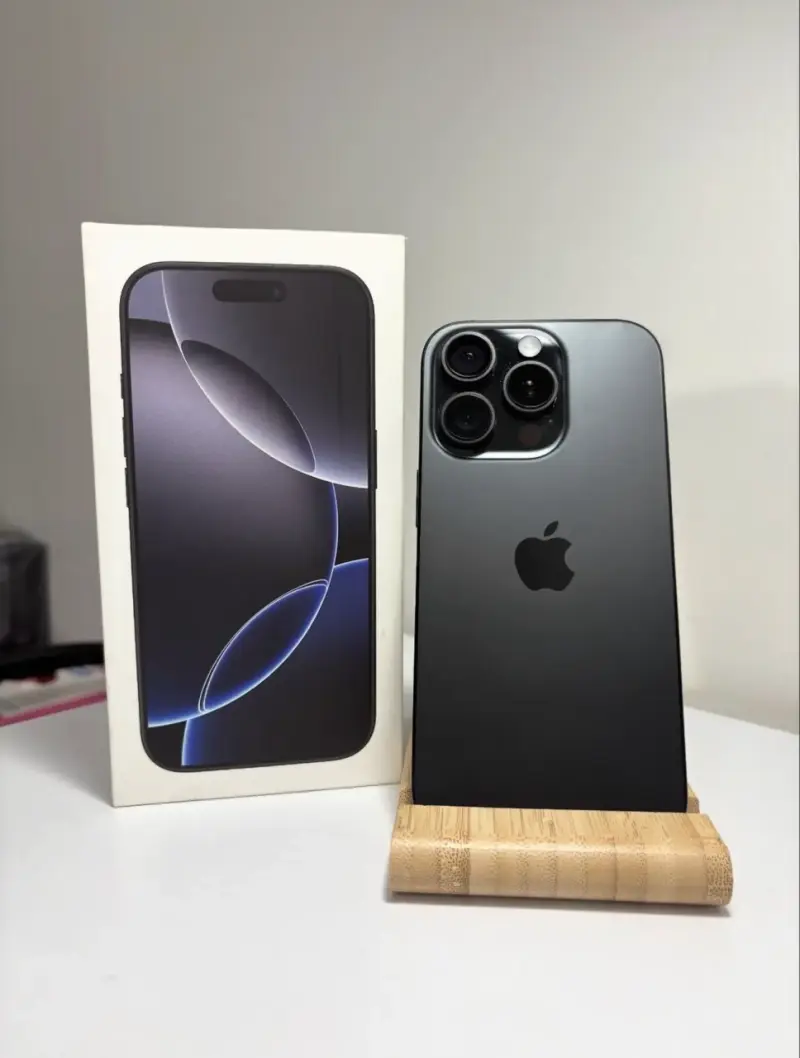 iPhone 16 Pro Max 256GB en excelente estado - 1