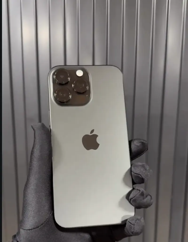 iPhone 16 Pro Max 256GB en excelente estado - 2