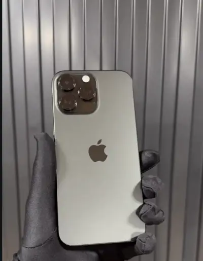 iPhone 16  Pro Max 256GB en excelente estado - miniatura 2