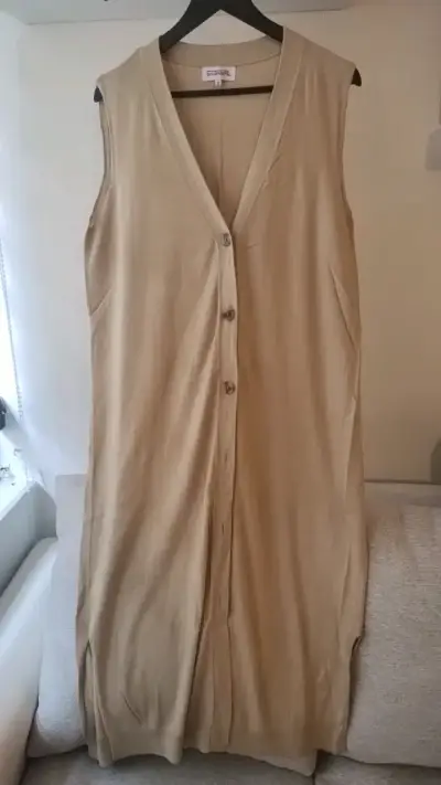 Chaleco largo beige sin mangas - miniatura 1