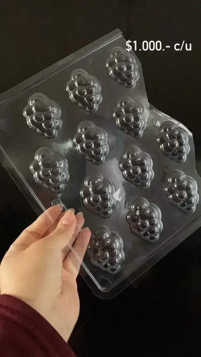 Molde de plástico para chocolates - miniatura 3