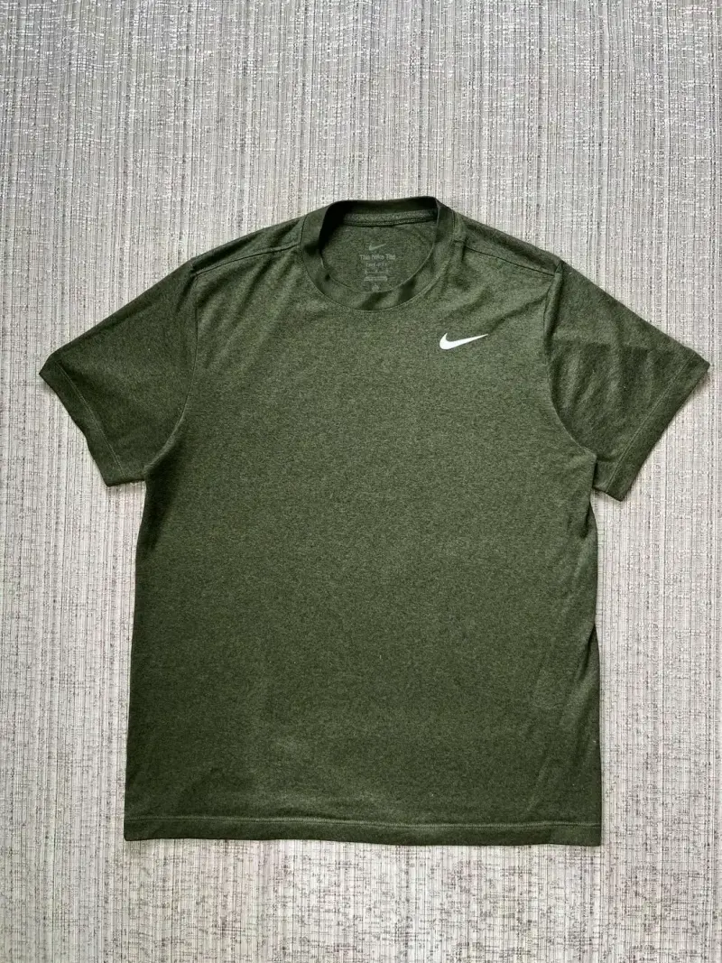 Polera deportiva Nike verde para hombre - 1