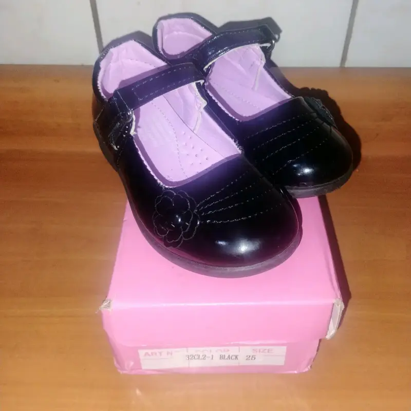 Zapatos de Niña Negros con Hebilla y Flor