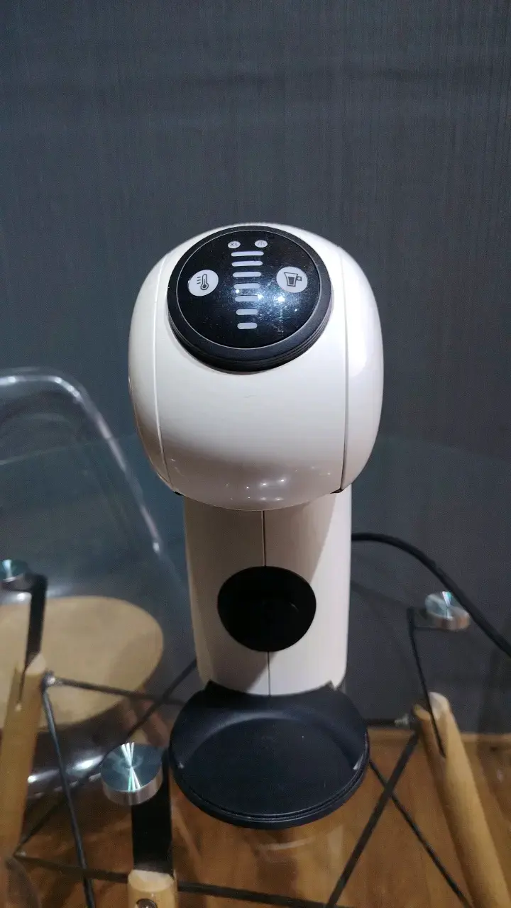 Cafetera digital dolcegusto - 1