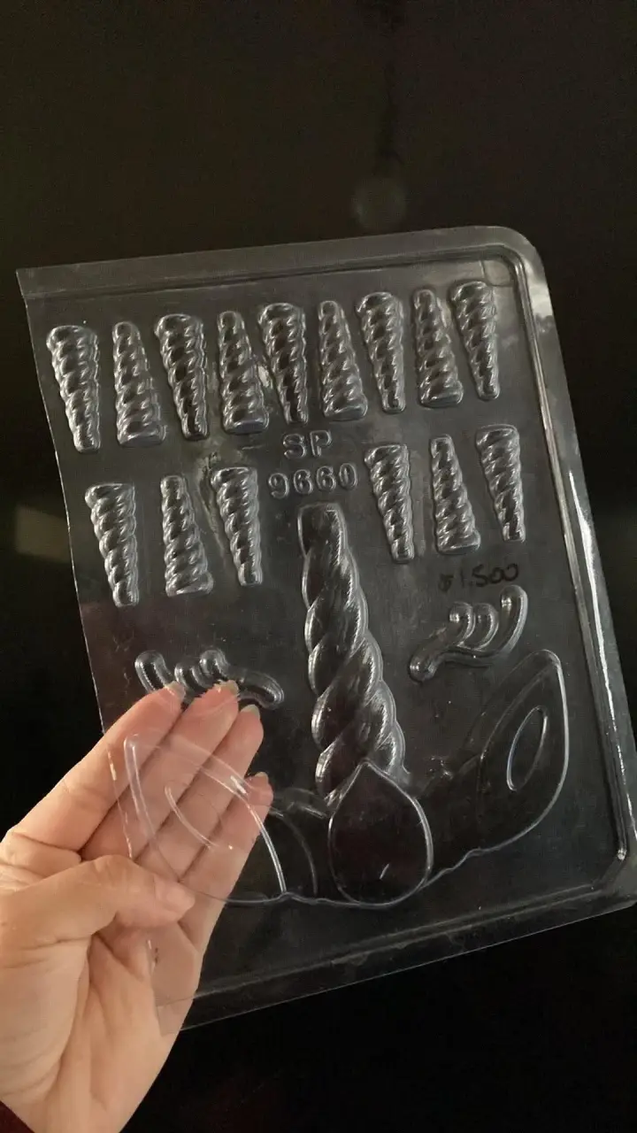 Molde de plástico para chocolates de unicornio