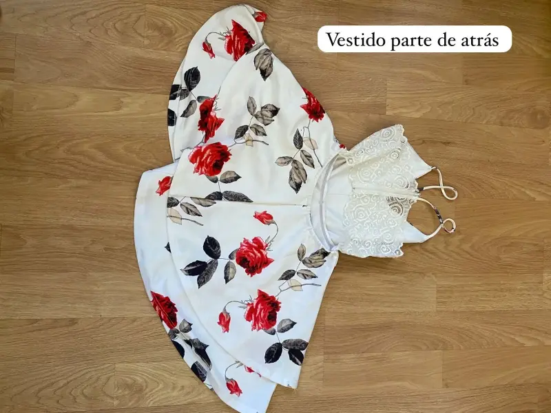 Vestido floral blanco con rosas rojas talla M - 2