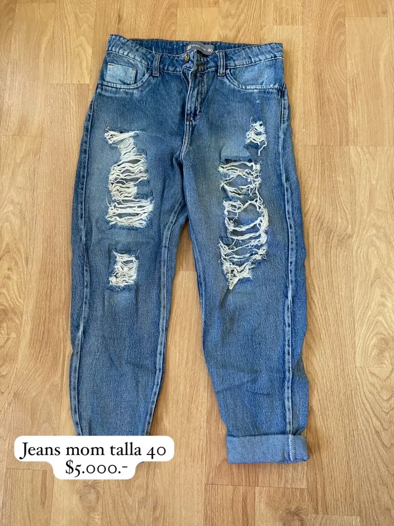 Jeans mom desgastados talla 40