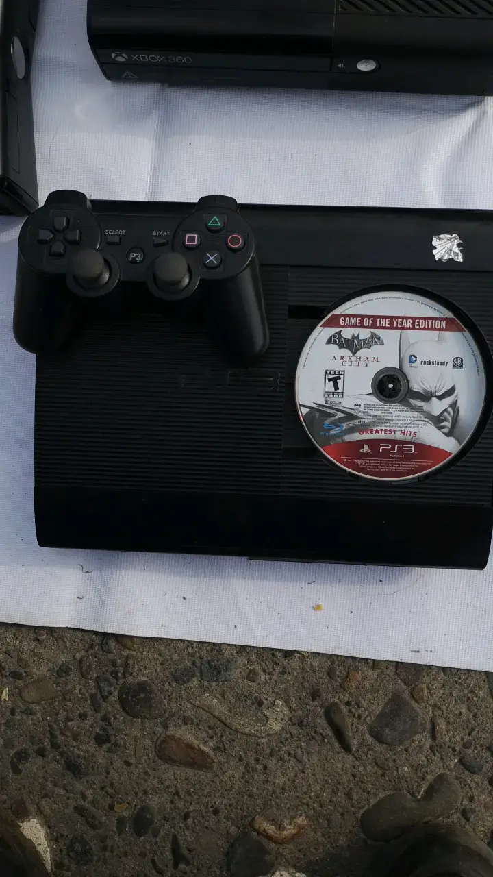 Consola de videojuegos con control y juego incluido - 2