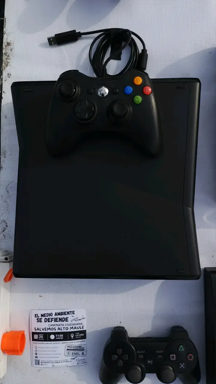 Consola de videojuegos con control y juego incluido - 4