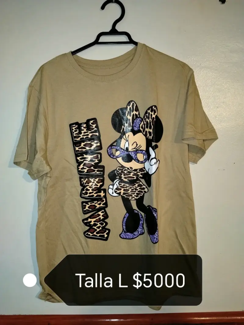 Polera rosa Minnie Mouse con estampado leopardo - 4
