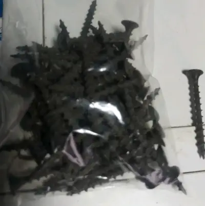Tornillos para madera negros 1 bolsa 100 unidades - miniatura 2