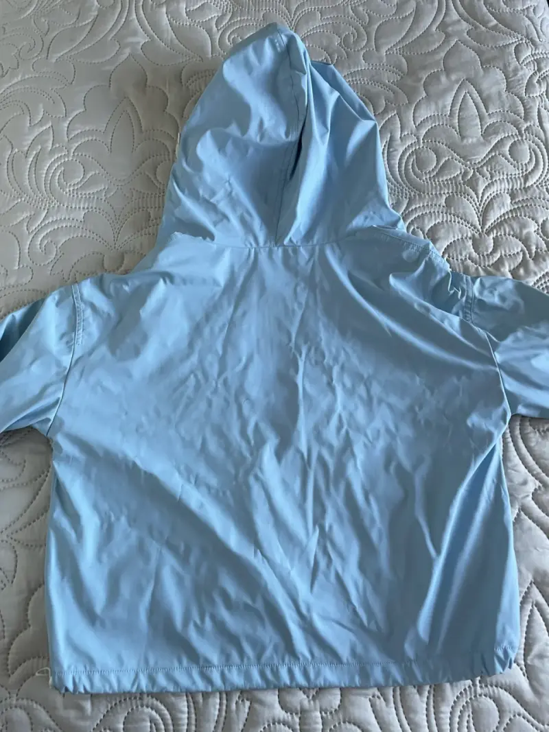 Chaqueta cortaviento azul pastel - 4