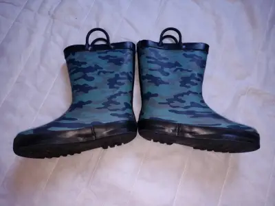 Botas de lluvia para niños con diseño camuflaje - miniatura 2