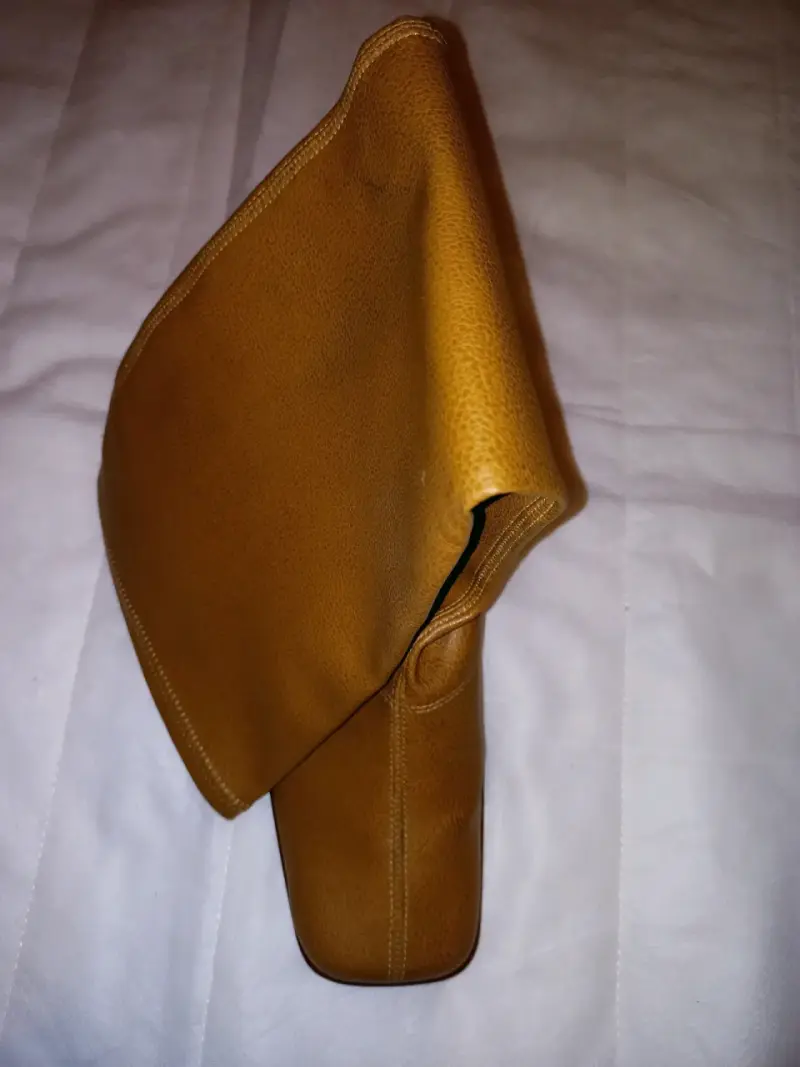 Botas de cuero marrón con tacón alto - 2