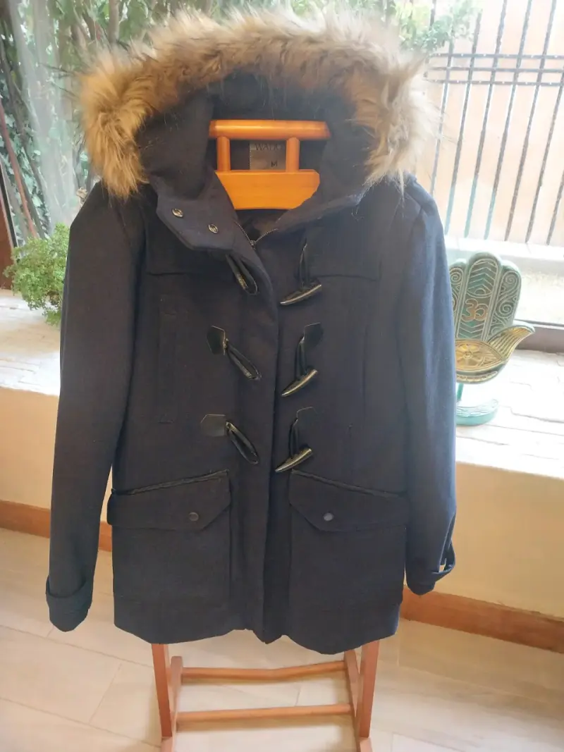 Abrigo de invierno con capucha de piel sintética - 2
