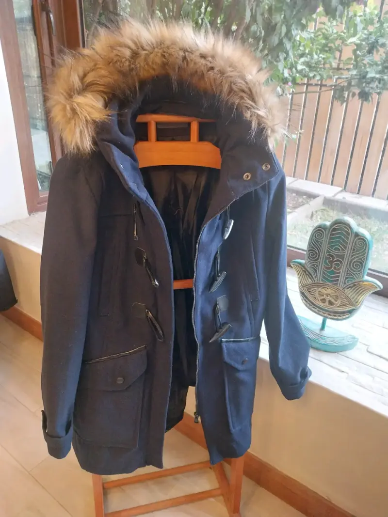 Abrigo de invierno con capucha de piel sintética - 3