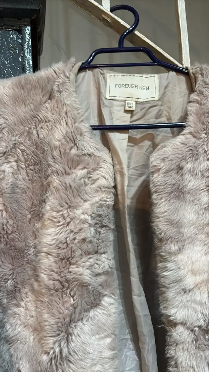 Abrigo de piel sintética Forever New beige - 2