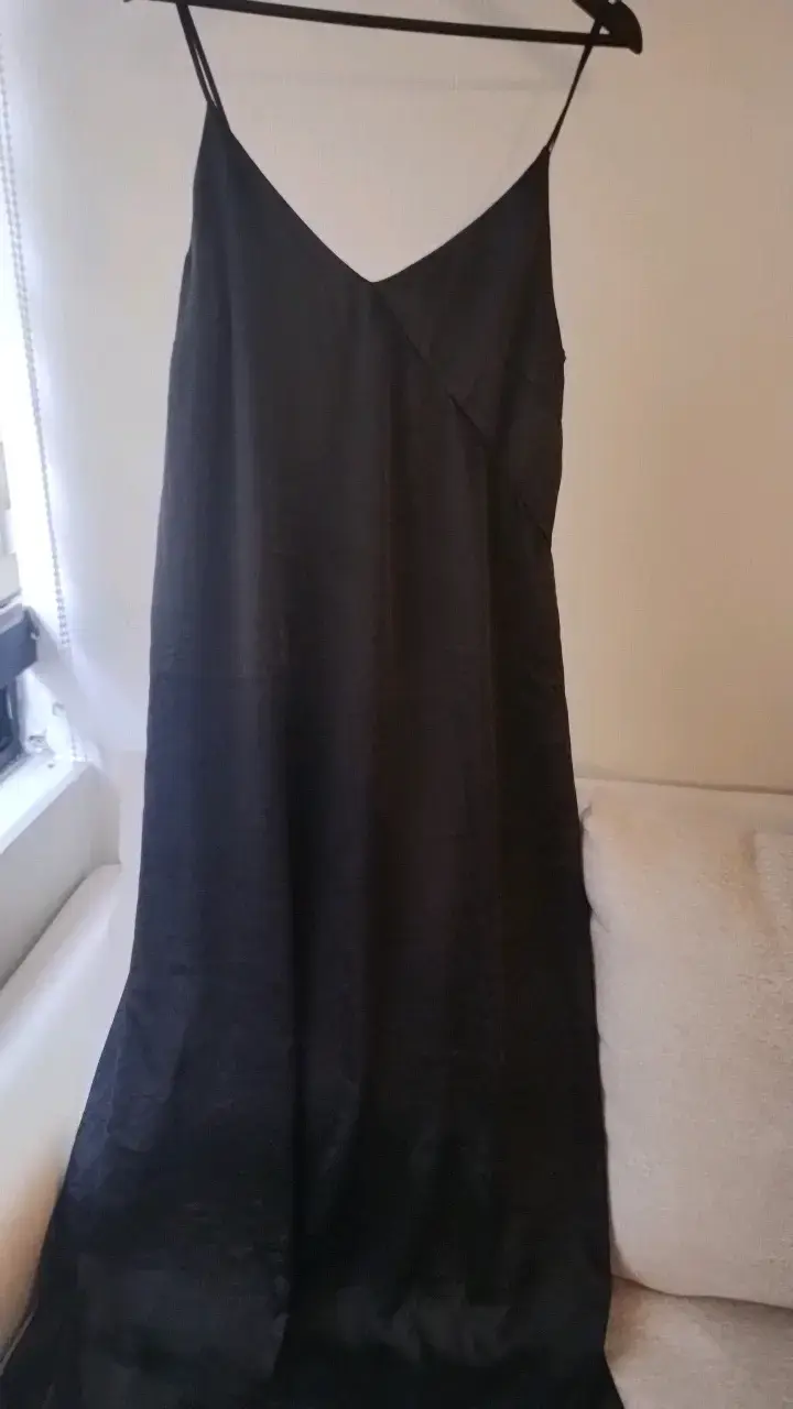 Vestido largo negro elegante para mujer - 1