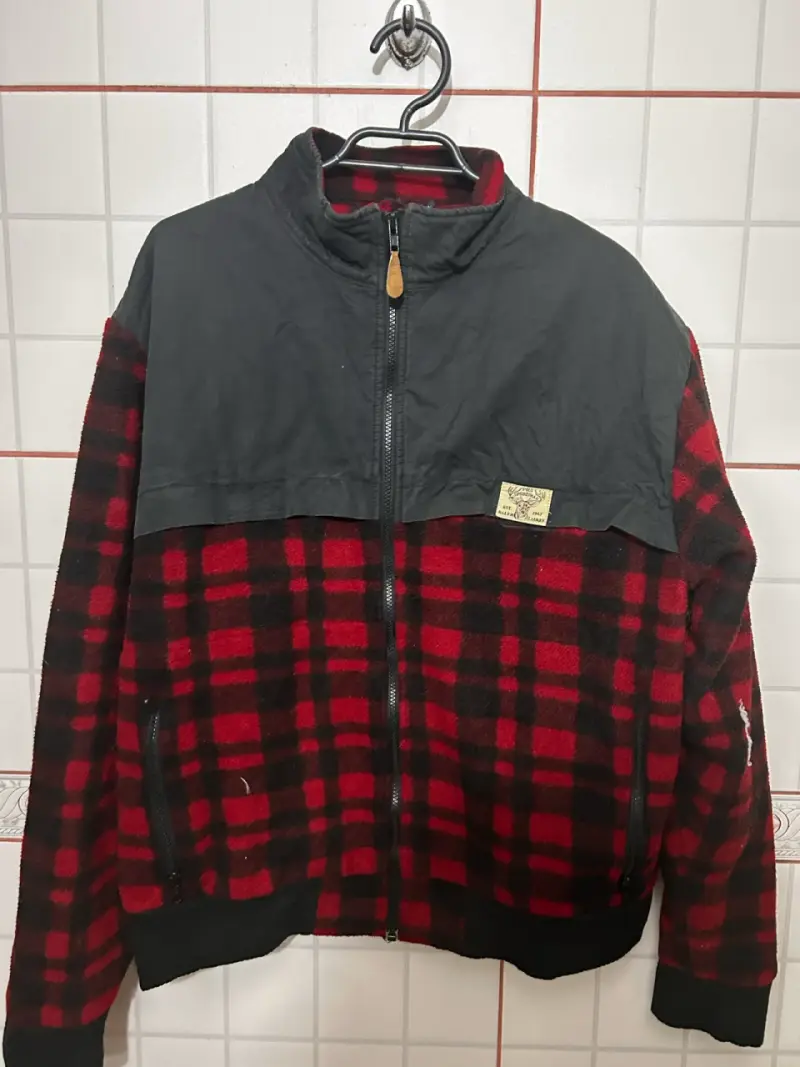 Chaqueta de lana a cuadros rojo y negro - 1
