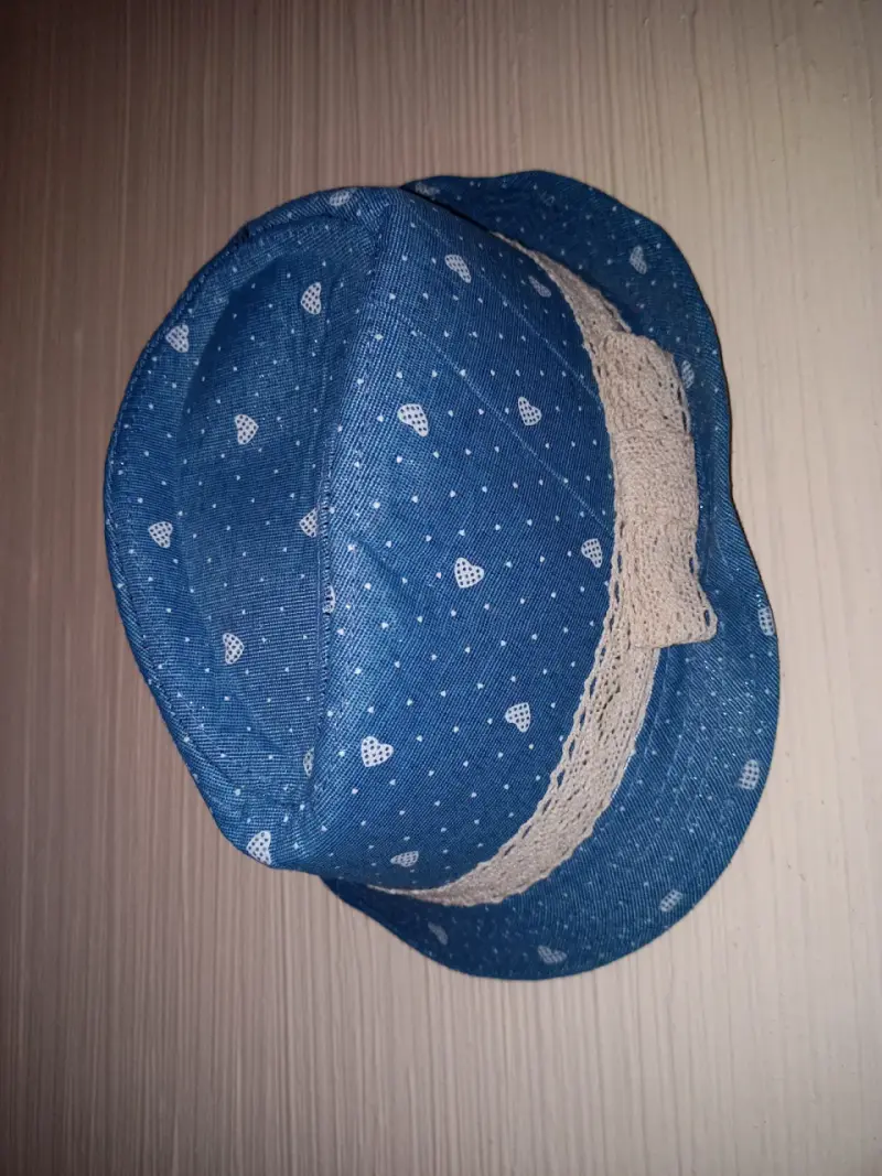 Sombrero de tela azul con corazones - 2