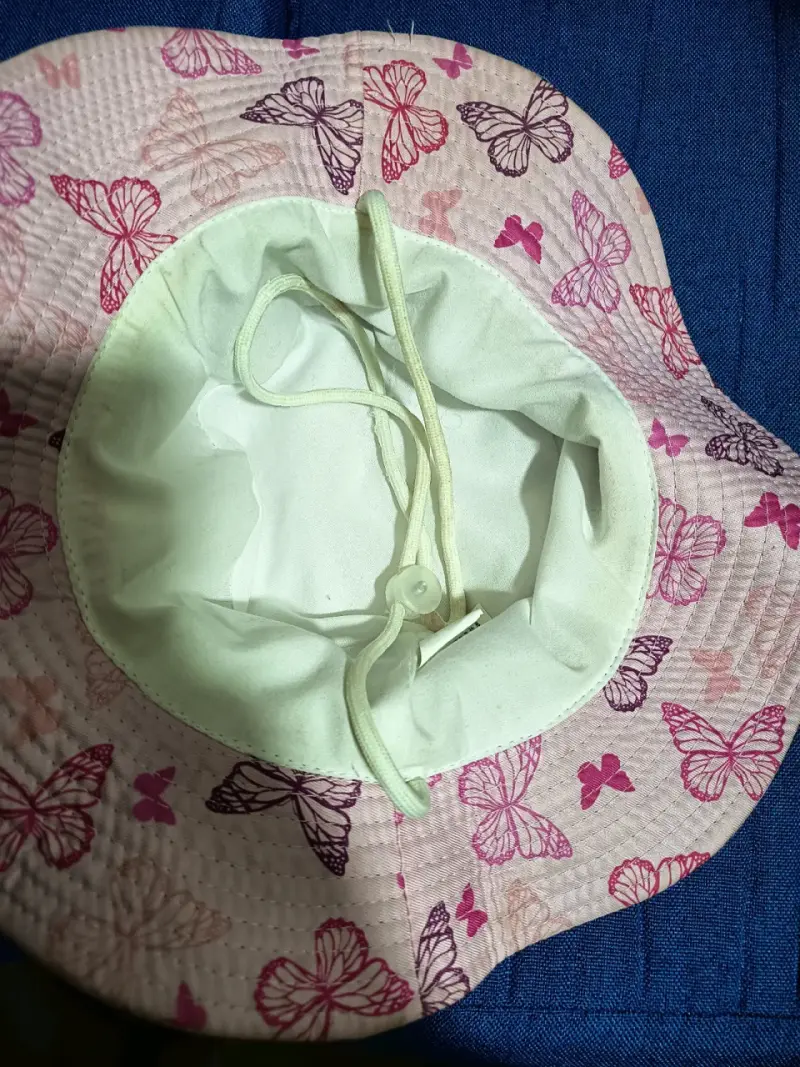 Sombrero de bebé con mariposas rosadas - 1