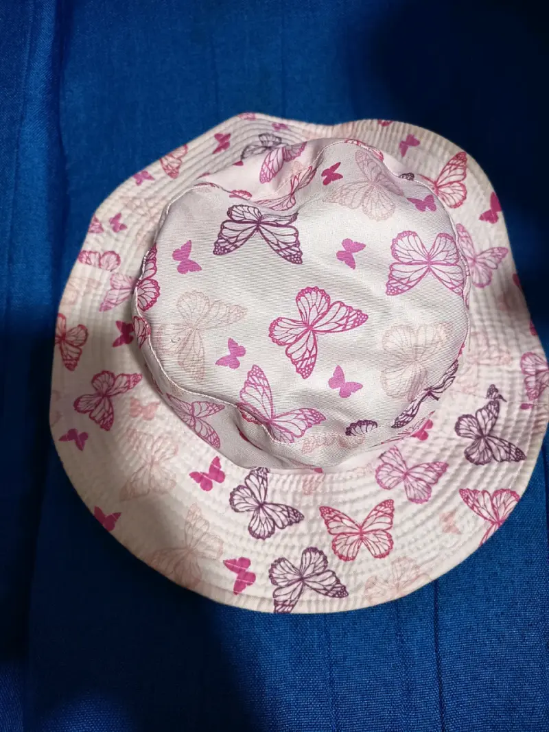 Sombrero de bebé con mariposas rosadas - 2