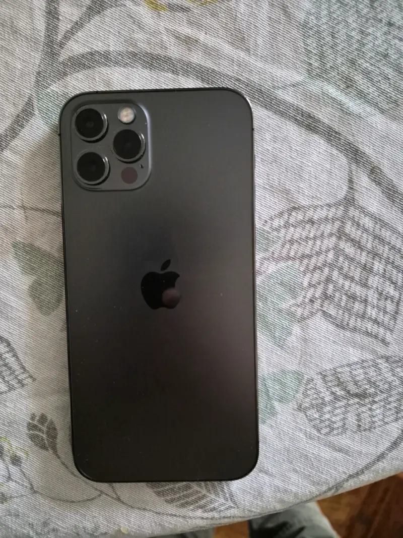 iPhone con batería al 89% en buen estado - 2