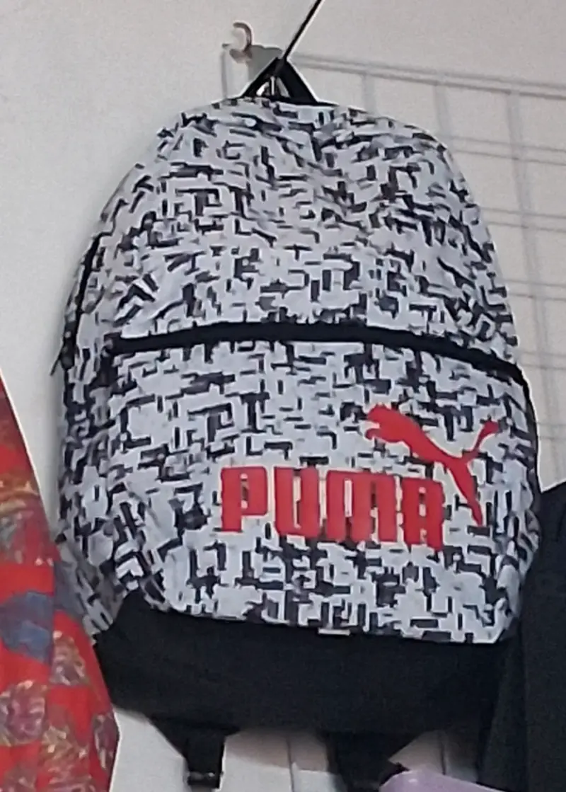 Mochila Puma estampado geométrico