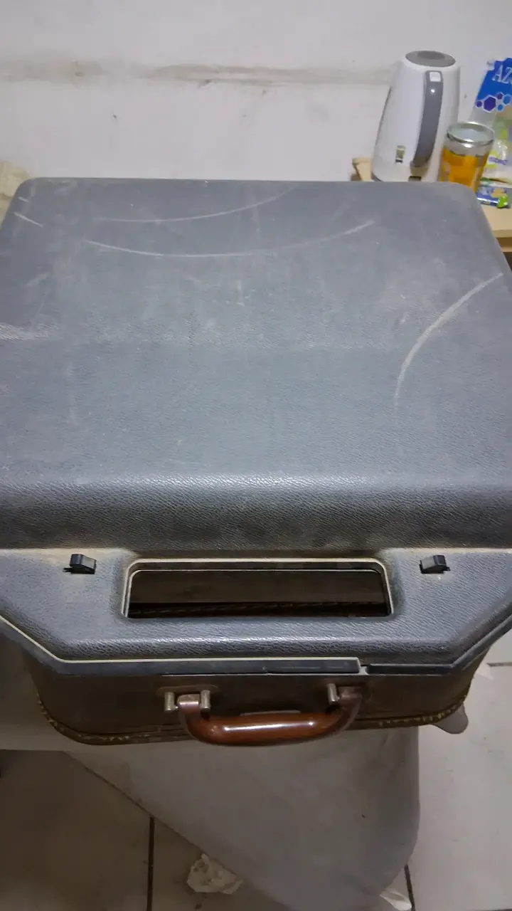 Máquina de escribir Omega 1300F vintage - 2