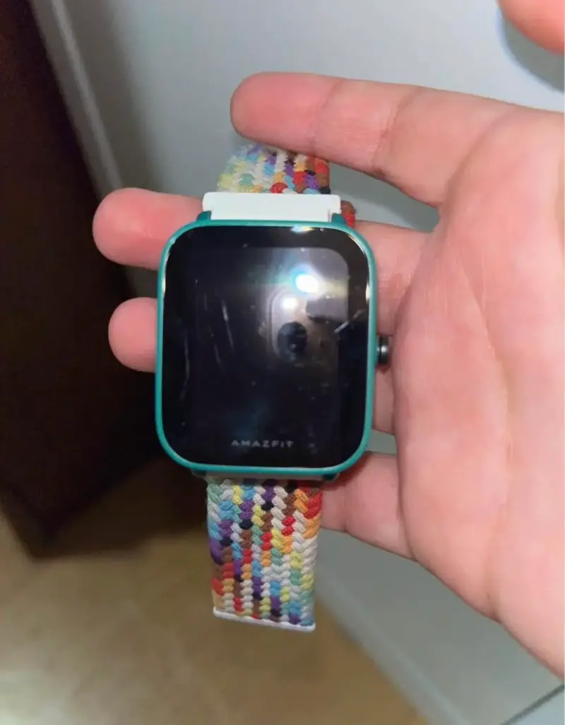 Smartwatch Amazfit Bip U Pro con correa multicolor - 2