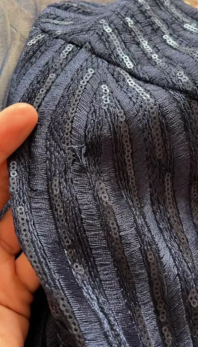 Vestido de fiesta azul con lentejuelas - miniatura 3