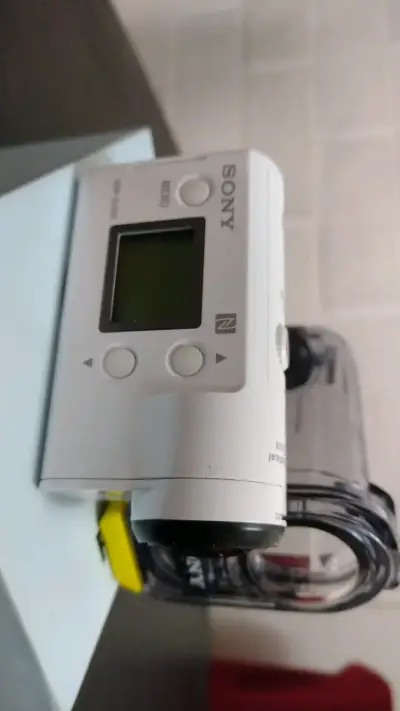 Cámara de acción Sony con accesorios - miniatura 3