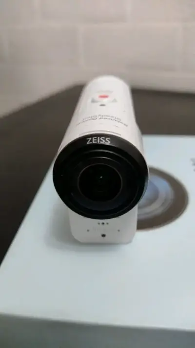 Cámara de acción Sony con accesorios - miniatura 4