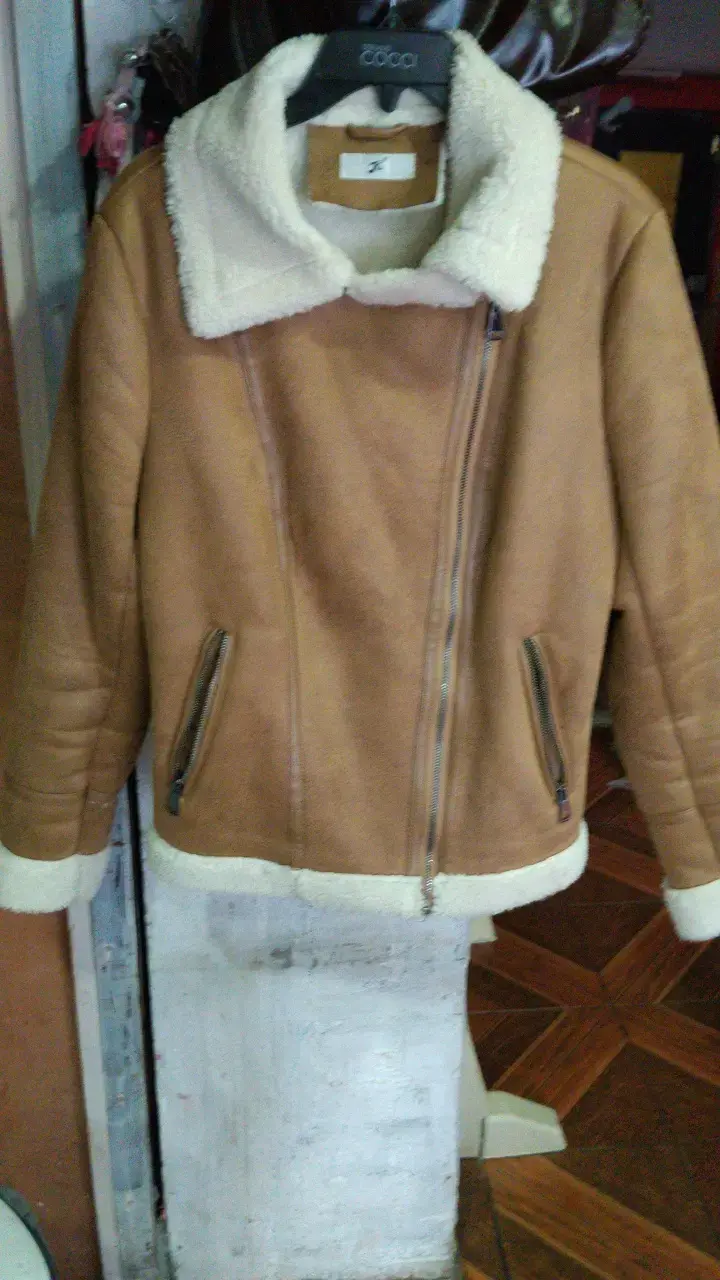 Chaqueta de cuero sintético con forro de lana - 1