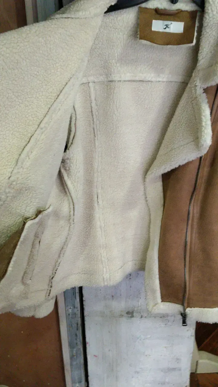Chaqueta de cuero sintético con forro de lana - 2