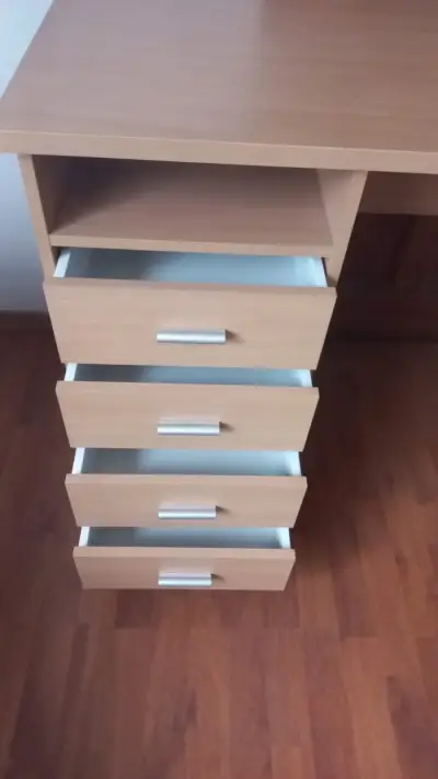 Escritorio con cajonera lateral - miniatura 3