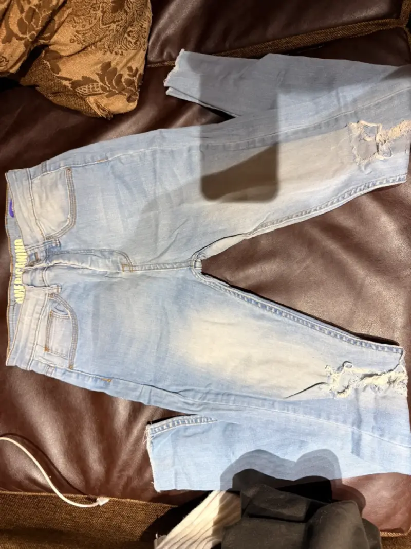 Jeans claro americanino y jeans de cuero, vestido - 1
